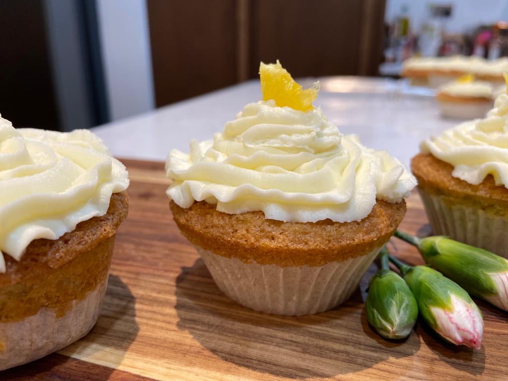 Batts Hill Surrey Dry Gin and lemon cupcakes with buttercream icing